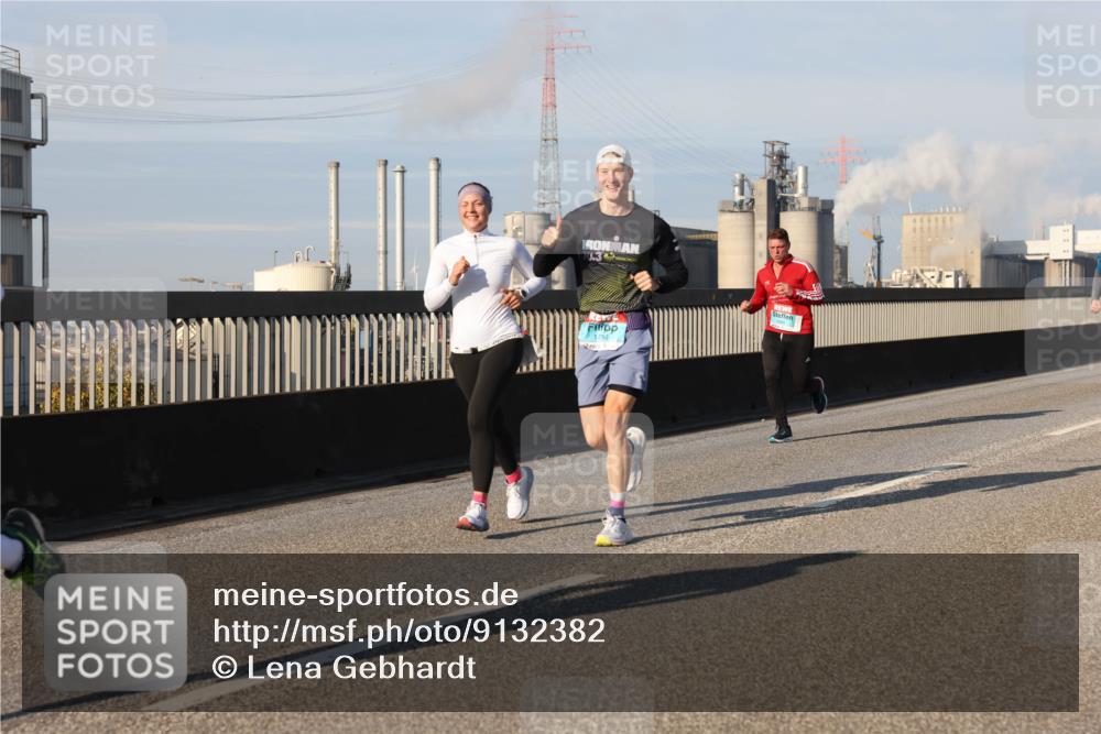 03.10.2025 - Köhlbrandbrückenlauf Lena Gebhardt http://msf.ph/oto/9132382 03.10.2025 09:50:25 Position 2 0, 3 meine-sportfotos.de