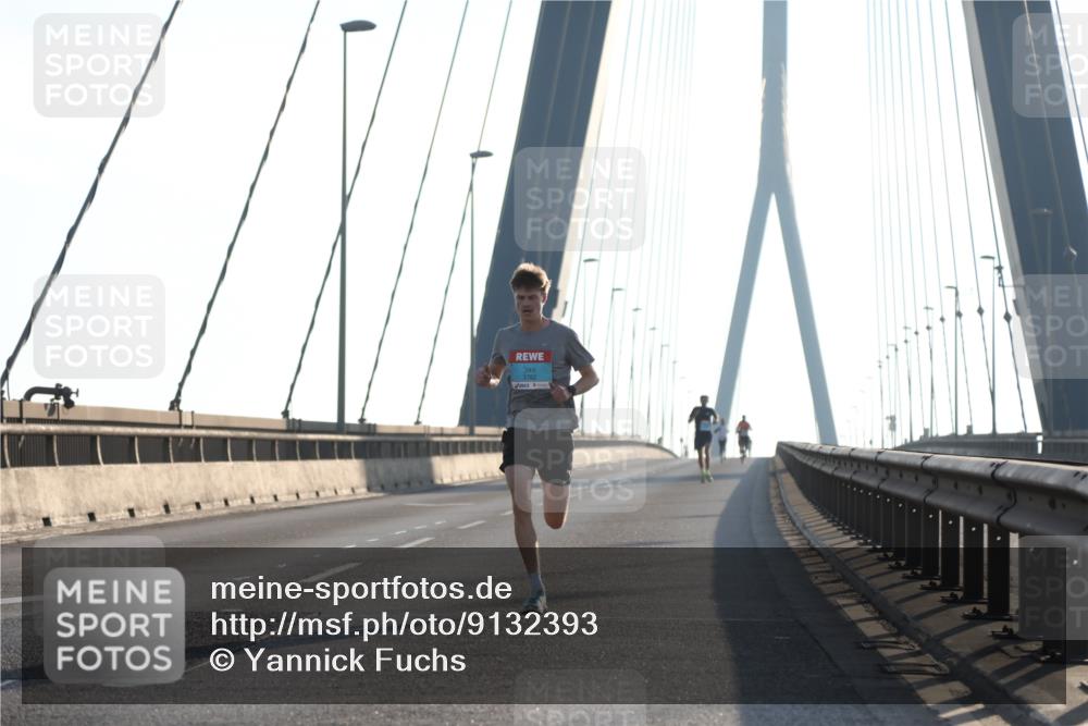 03.10.2025 - Köhlbrandbrückenlauf Yannick Fuchs http://msf.ph/oto/9132393 03.10.2025 08:17:51 Position 1  meine-sportfotos.de