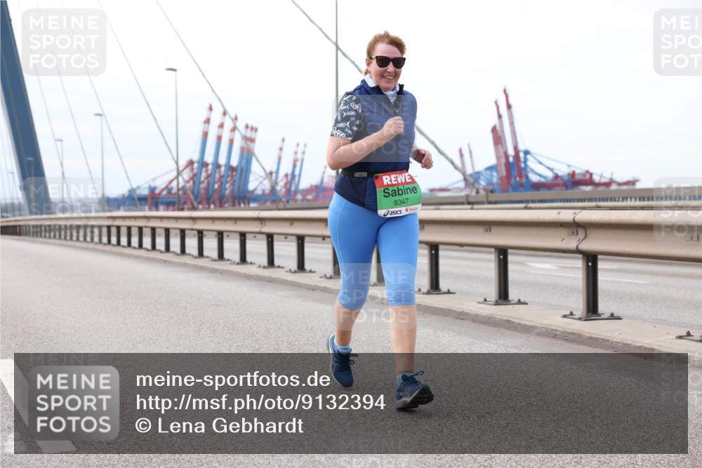03.10.2025 - Köhlbrandbrückenlauf Lena Gebhardt http://msf.ph/oto/9132394 03.10.2025 16:10:38 Position 2 8347 meine-sportfotos.de