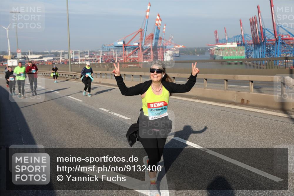 03.10.2025 - Köhlbrandbrückenlauf Yannick Fuchs http://msf.ph/oto/9132400 03.10.2025 09:04:26 Position 2 3456 meine-sportfotos.de