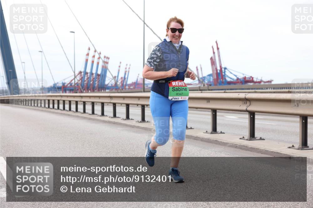 03.10.2025 - Köhlbrandbrückenlauf Lena Gebhardt http://msf.ph/oto/9132401 03.10.2025 16:10:38 Position 2 8347 meine-sportfotos.de