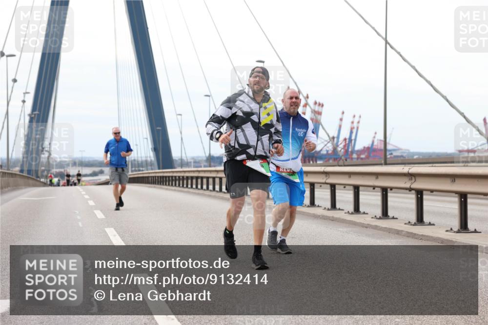 03.10.2025 - Köhlbrandbrückenlauf Lena Gebhardt http://msf.ph/oto/9132414 03.10.2025 16:10:53 Position 2 0, 0 meine-sportfotos.de