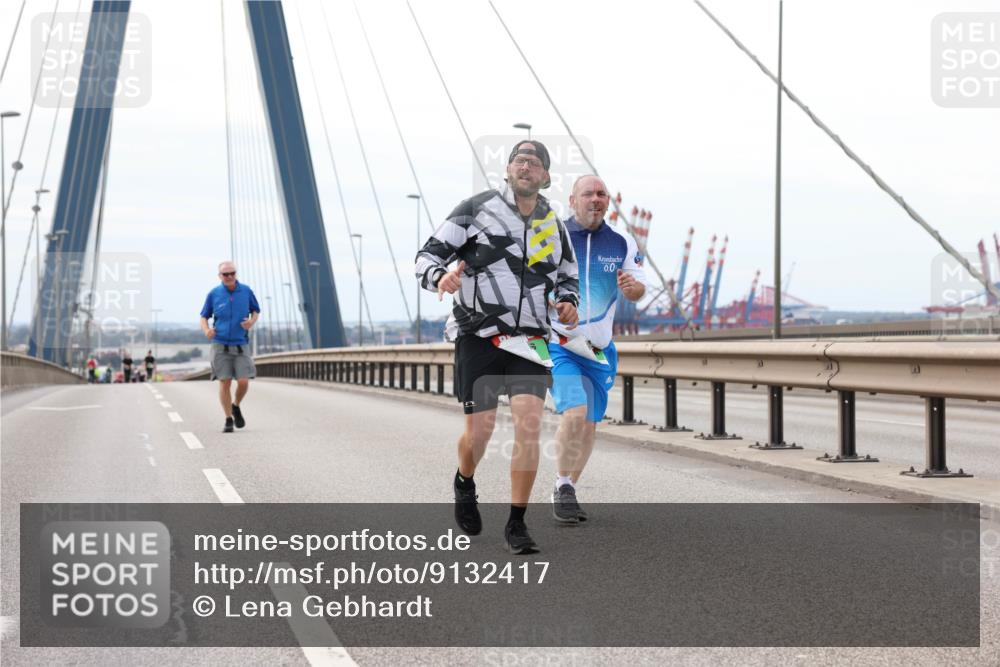 03.10.2025 - Köhlbrandbrückenlauf Lena Gebhardt http://msf.ph/oto/9132417 03.10.2025 16:10:53 Position 2 0, 0 meine-sportfotos.de