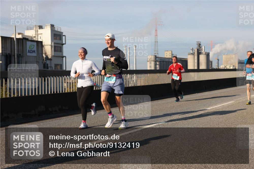 03.10.2025 - Köhlbrandbrückenlauf Lena Gebhardt http://msf.ph/oto/9132419 03.10.2025 09:50:26 Position 2  meine-sportfotos.de