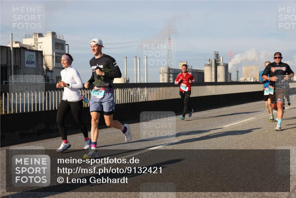 03.10.2025 - Köhlbrandbrückenlauf Lena Gebhardt http://msf.ph/oto/9132421 03.10.2025 09:50:26 Position 2 1486 meine-sportfotos.de
