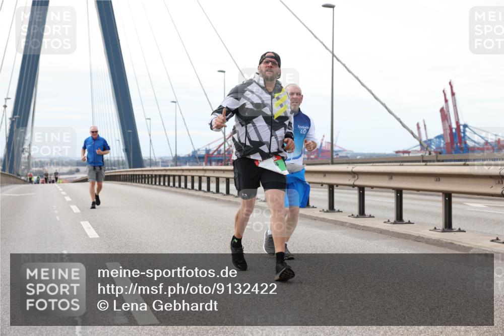 03.10.2025 - Köhlbrandbrückenlauf Lena Gebhardt http://msf.ph/oto/9132422 03.10.2025 16:10:54 Position 2 0, 0 meine-sportfotos.de