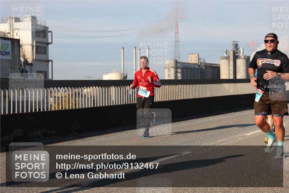 03.10.2025 - Köhlbrandbrückenlauf Lena Gebhardt http://msf.ph/oto/9132467 03.10.2025 09:50:27 Position 2  meine-sportfotos.de