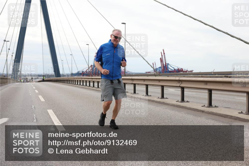 03.10.2025 - Köhlbrandbrückenlauf Lena Gebhardt http://msf.ph/oto/9132469 03.10.2025 16:11:00 Position 2  meine-sportfotos.de
