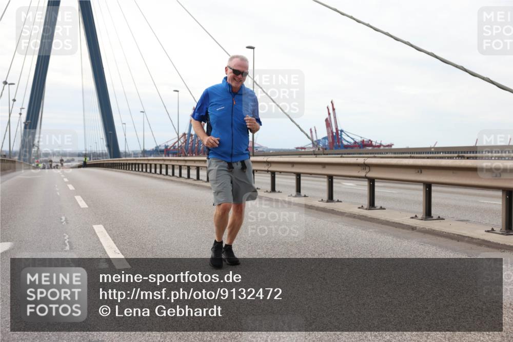 03.10.2025 - Köhlbrandbrückenlauf Lena Gebhardt http://msf.ph/oto/9132472 03.10.2025 16:11:00 Position 2  meine-sportfotos.de