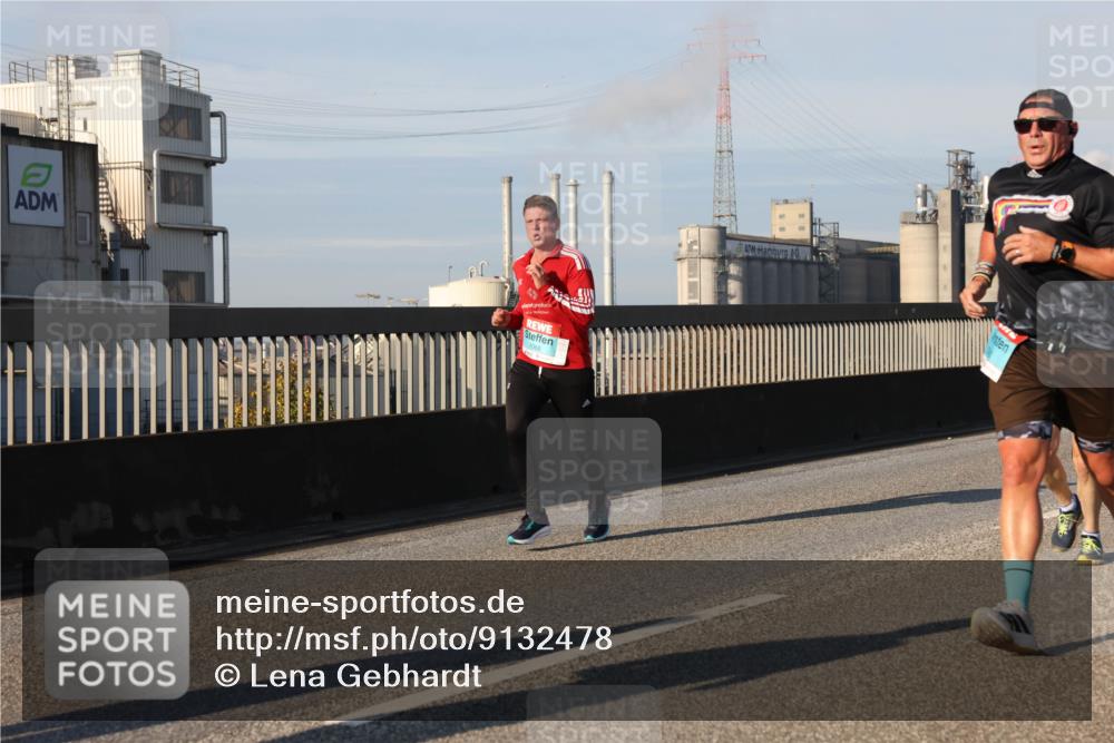 03.10.2025 - Köhlbrandbrückenlauf Lena Gebhardt http://msf.ph/oto/9132478 03.10.2025 09:50:27 Position 2 1066 meine-sportfotos.de