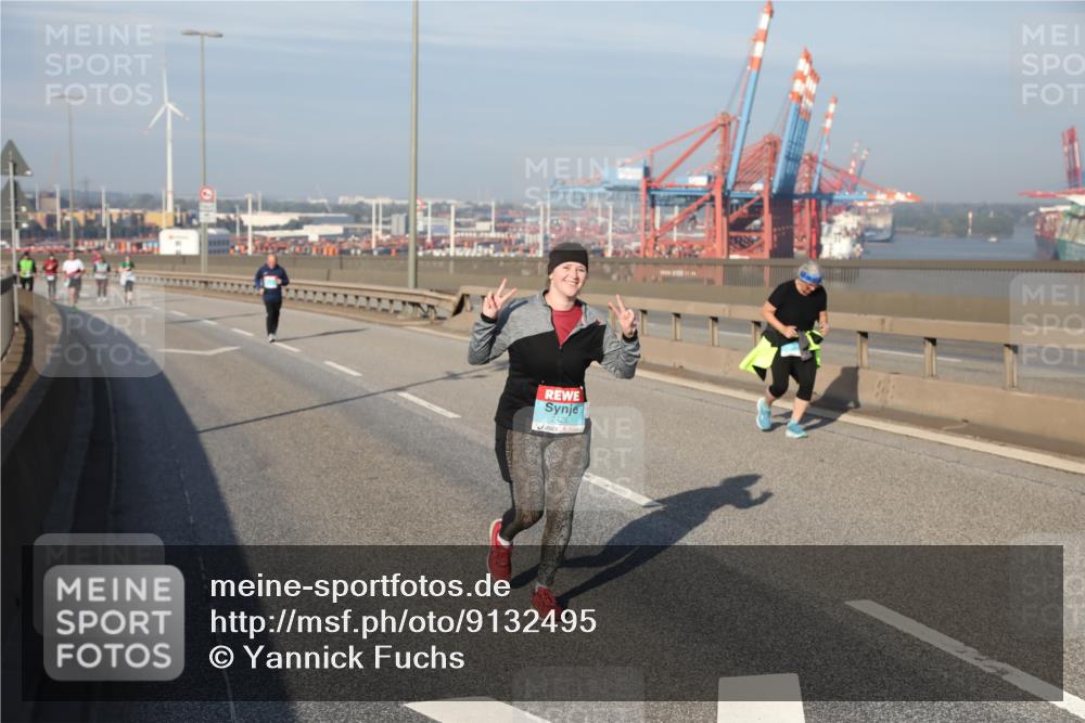 03.10.2025 - Köhlbrandbrückenlauf Yannick Fuchs http://msf.ph/oto/9132495 03.10.2025 09:04:38 Position 2 2426 meine-sportfotos.de