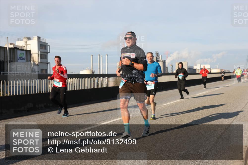 03.10.2025 - Köhlbrandbrückenlauf Lena Gebhardt http://msf.ph/oto/9132499 03.10.2025 09:50:28 Position 2  meine-sportfotos.de