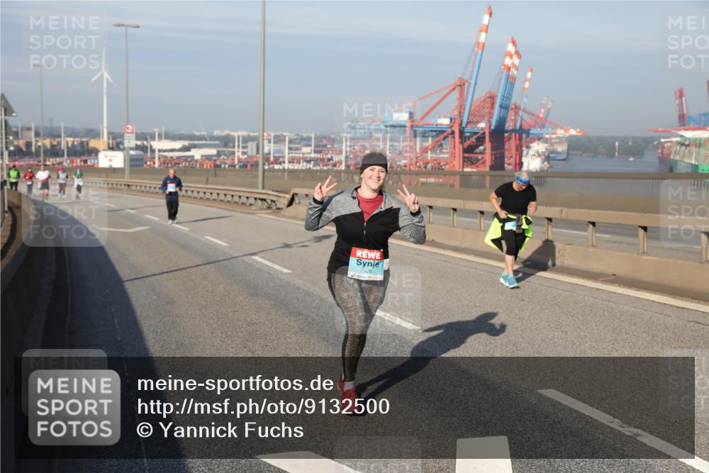 03.10.2025 - Köhlbrandbrückenlauf Yannick Fuchs http://msf.ph/oto/9132500 03.10.2025 09:04:38 Position 2 2426 meine-sportfotos.de