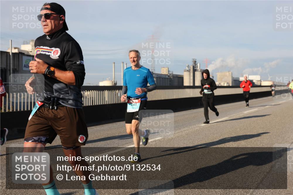 03.10.2025 - Köhlbrandbrückenlauf Lena Gebhardt http://msf.ph/oto/9132534 03.10.2025 09:50:29 Position 2 1910, 1319 meine-sportfotos.de