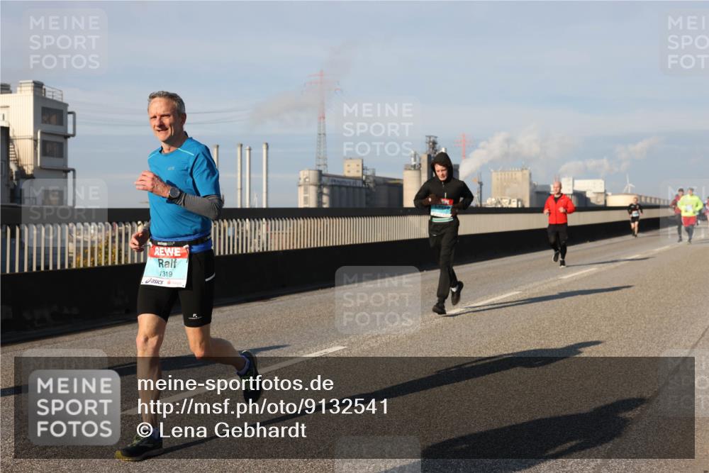 03.10.2025 - Köhlbrandbrückenlauf Lena Gebhardt http://msf.ph/oto/9132541 03.10.2025 09:50:29 Position 2 1319 meine-sportfotos.de