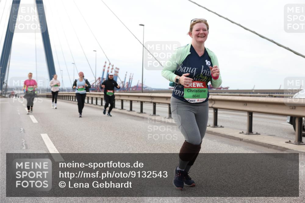 03.10.2025 - Köhlbrandbrückenlauf Lena Gebhardt http://msf.ph/oto/9132543 03.10.2025 16:12:00 Position 2 8646 meine-sportfotos.de