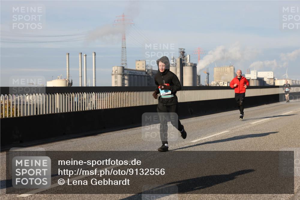 03.10.2025 - Köhlbrandbrückenlauf Lena Gebhardt http://msf.ph/oto/9132556 03.10.2025 09:50:30 Position 2  meine-sportfotos.de