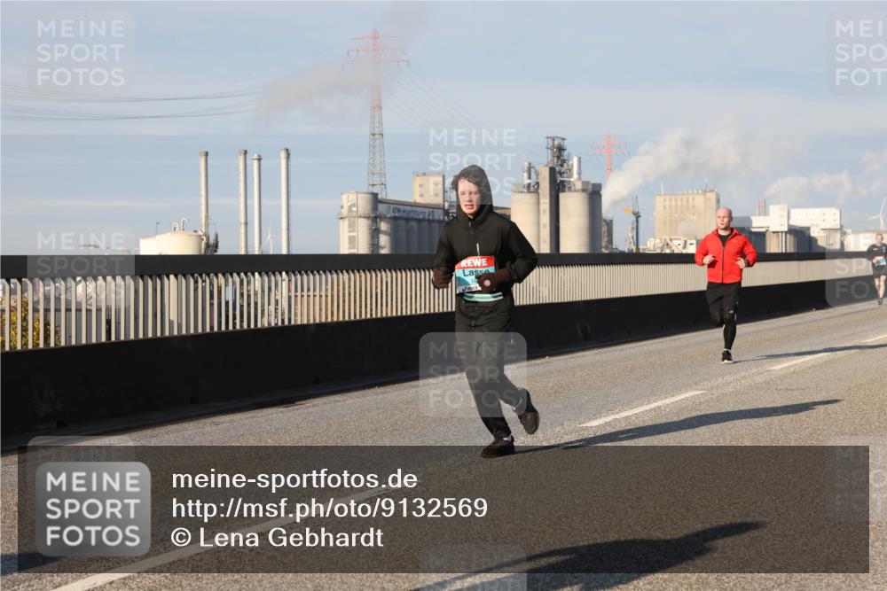 03.10.2025 - Köhlbrandbrückenlauf Lena Gebhardt http://msf.ph/oto/9132569 03.10.2025 09:50:30 Position 2  meine-sportfotos.de