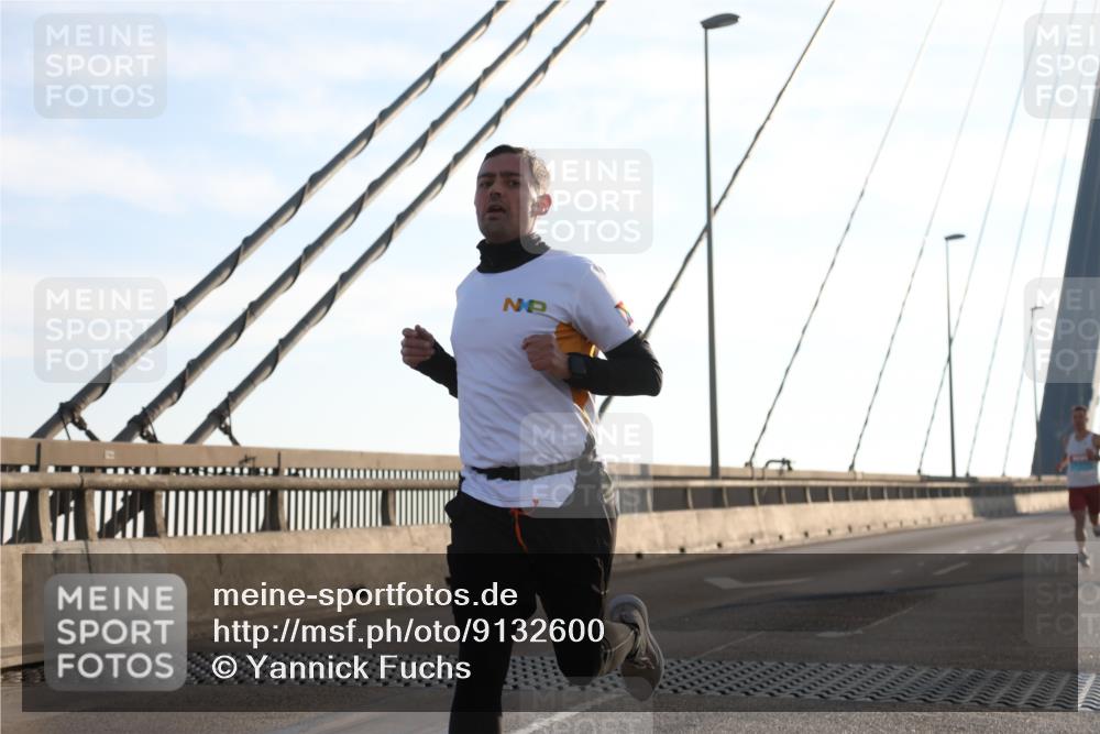 03.10.2025 - Köhlbrandbrückenlauf Yannick Fuchs http://msf.ph/oto/9132600 03.10.2025 08:18:16 Position 1  meine-sportfotos.de