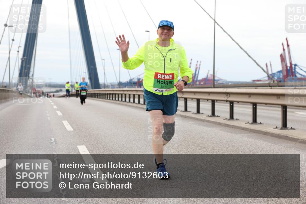 03.10.2025 - Köhlbrandbrückenlauf Lena Gebhardt http://msf.ph/oto/9132603 03.10.2025 16:12:09 Position 2 8511 meine-sportfotos.de