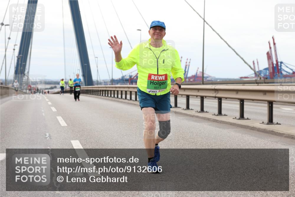 03.10.2025 - Köhlbrandbrückenlauf Lena Gebhardt http://msf.ph/oto/9132606 03.10.2025 16:12:09 Position 2 8511 meine-sportfotos.de