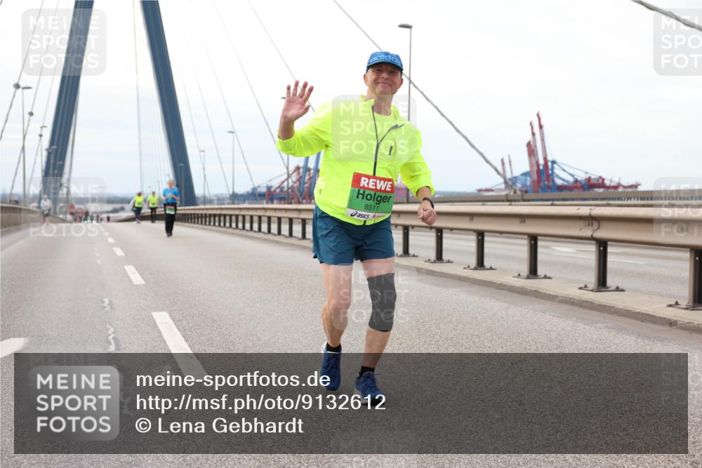03.10.2025 - Köhlbrandbrückenlauf Lena Gebhardt http://msf.ph/oto/9132612 03.10.2025 16:12:09 Position 2 8511 meine-sportfotos.de