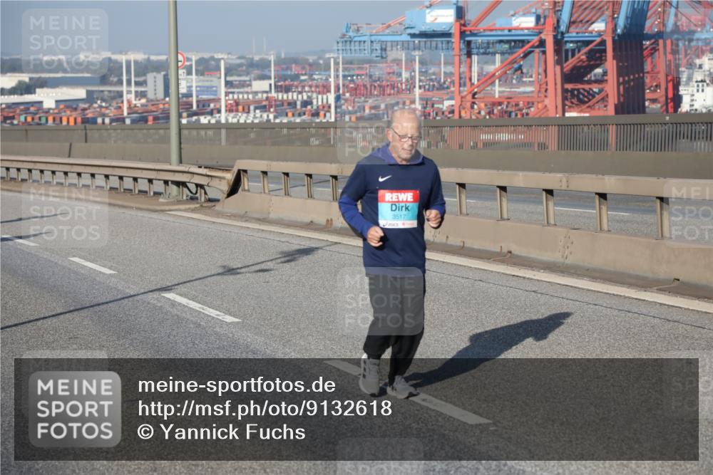 03.10.2025 - Köhlbrandbrückenlauf Yannick Fuchs http://msf.ph/oto/9132618 03.10.2025 09:04:48 Position 2 3517 meine-sportfotos.de