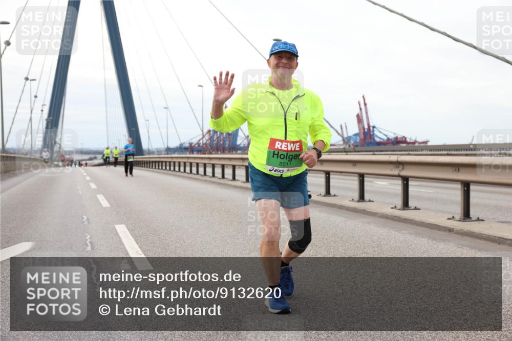 03.10.2025 - Köhlbrandbrückenlauf Lena Gebhardt http://msf.ph/oto/9132620 03.10.2025 16:12:09 Position 2 8511 meine-sportfotos.de