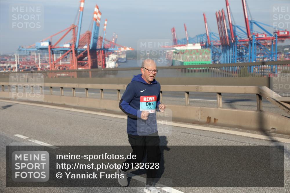 03.10.2025 - Köhlbrandbrückenlauf Yannick Fuchs http://msf.ph/oto/9132628 03.10.2025 09:04:51 Position 2 3517 meine-sportfotos.de