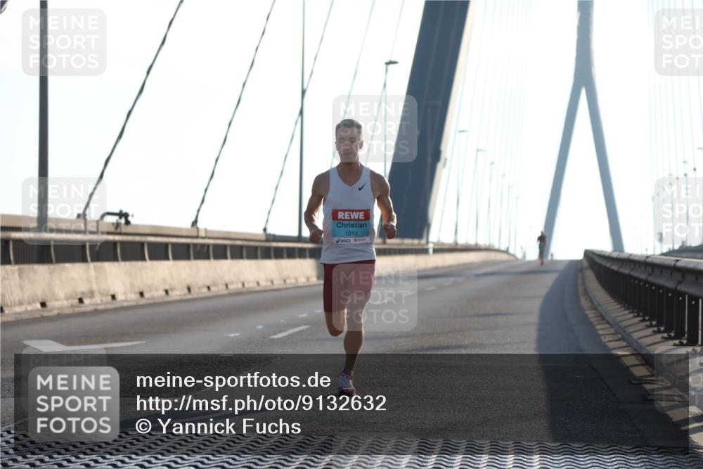 03.10.2025 - Köhlbrandbrückenlauf Yannick Fuchs http://msf.ph/oto/9132632 03.10.2025 08:18:17 Position 1 1013 meine-sportfotos.de