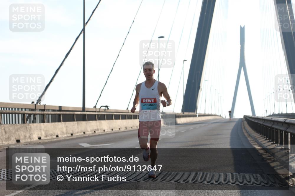 03.10.2025 - Köhlbrandbrückenlauf Yannick Fuchs http://msf.ph/oto/9132647 03.10.2025 08:18:18 Position 1 1013 meine-sportfotos.de