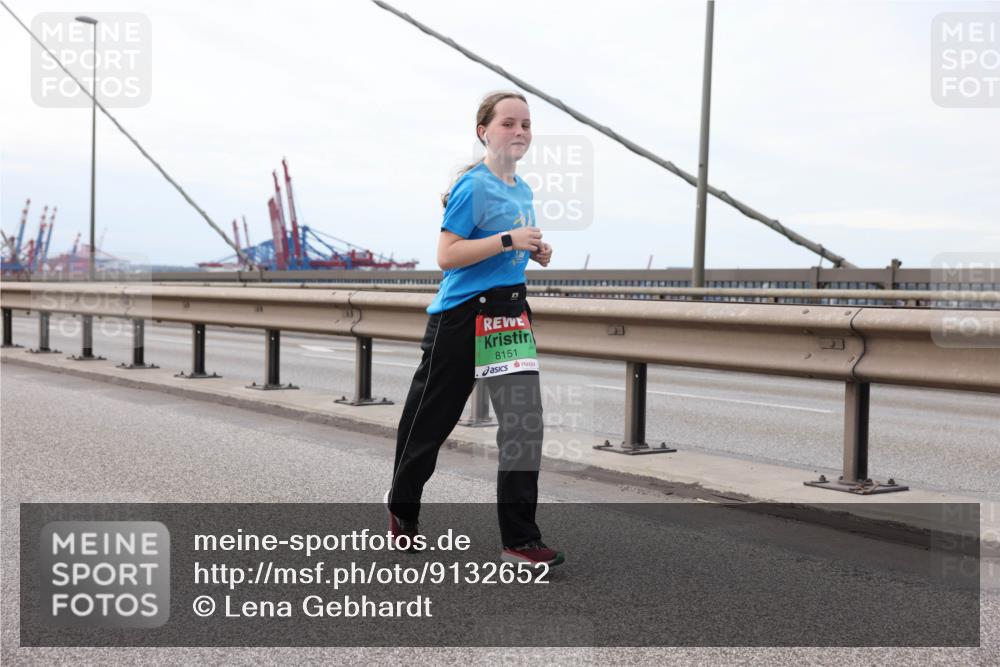 03.10.2025 - Köhlbrandbrückenlauf Lena Gebhardt http://msf.ph/oto/9132652 03.10.2025 16:12:18 Position 2 8151 meine-sportfotos.de