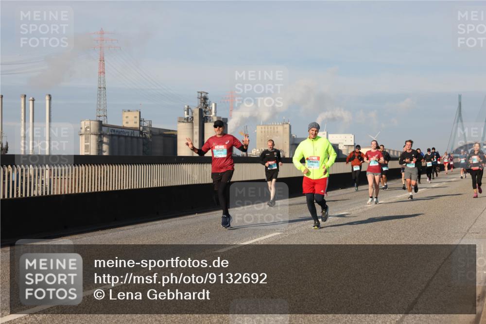 03.10.2025 - Köhlbrandbrückenlauf Lena Gebhardt http://msf.ph/oto/9132692 03.10.2025 09:50:35 Position 2 1451 meine-sportfotos.de