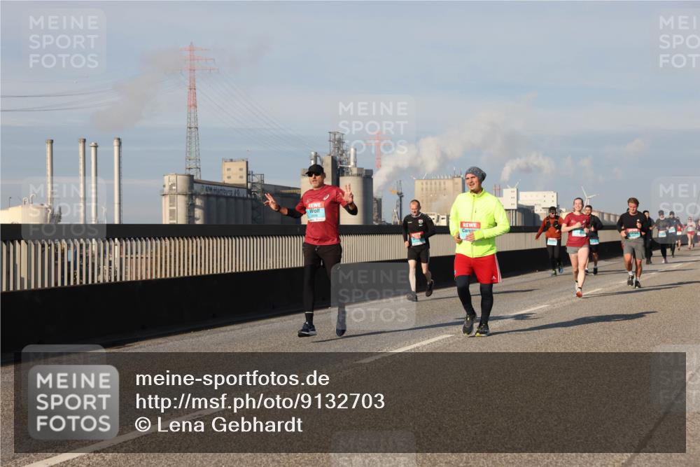 03.10.2025 - Köhlbrandbrückenlauf Lena Gebhardt http://msf.ph/oto/9132703 03.10.2025 09:50:36 Position 2  meine-sportfotos.de