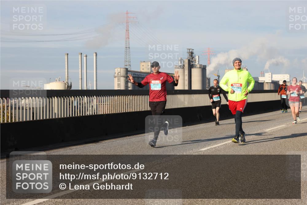 03.10.2025 - Köhlbrandbrückenlauf Lena Gebhardt http://msf.ph/oto/9132712 03.10.2025 09:50:36 Position 2 2696 meine-sportfotos.de