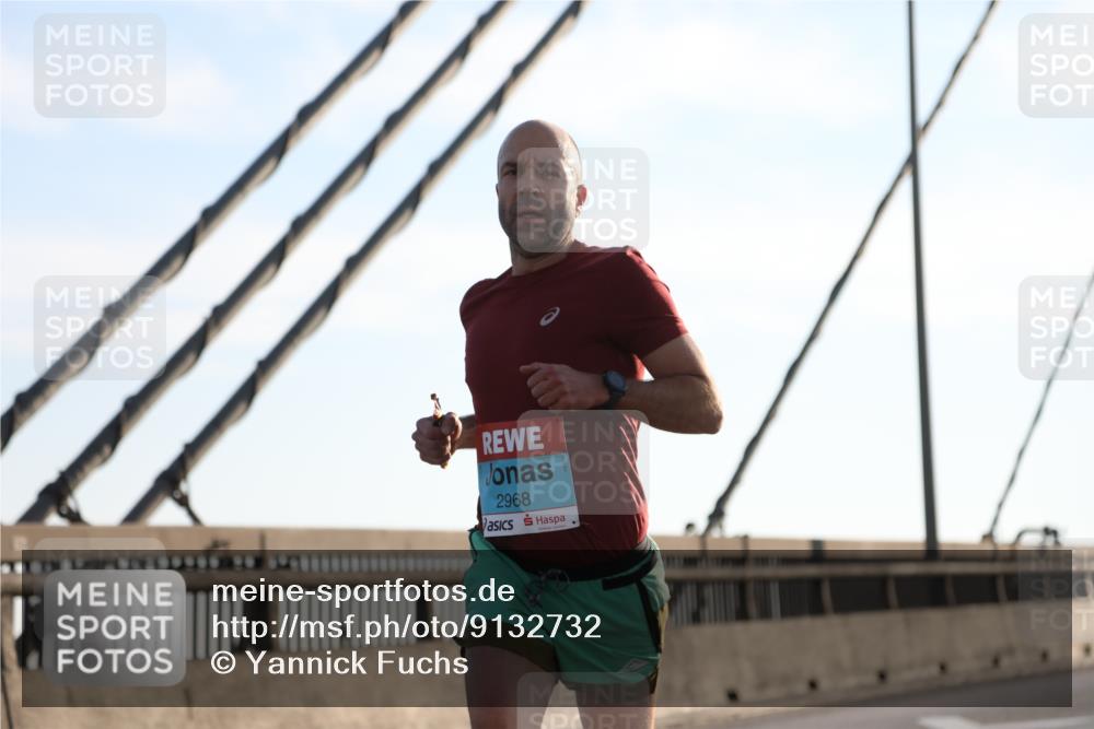 03.10.2025 - Köhlbrandbrückenlauf Yannick Fuchs http://msf.ph/oto/9132732 03.10.2025 08:18:38 Position 1 2968 meine-sportfotos.de
