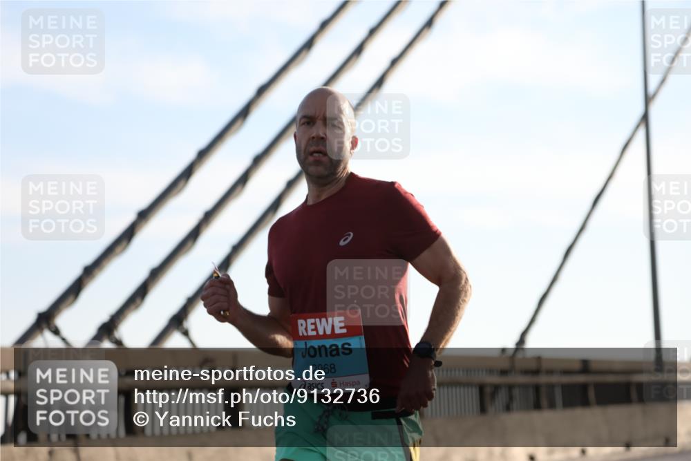 03.10.2025 - Köhlbrandbrückenlauf Yannick Fuchs http://msf.ph/oto/9132736 03.10.2025 08:18:38 Position 1 2968 meine-sportfotos.de