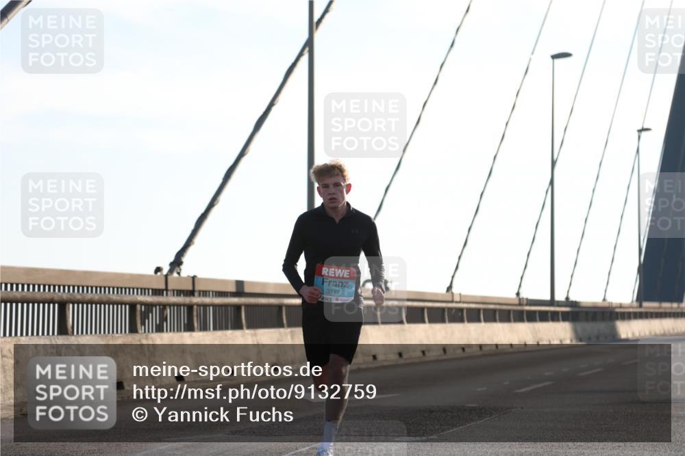 03.10.2025 - Köhlbrandbrückenlauf Yannick Fuchs http://msf.ph/oto/9132759 03.10.2025 08:19:06 Position 1 3127 meine-sportfotos.de