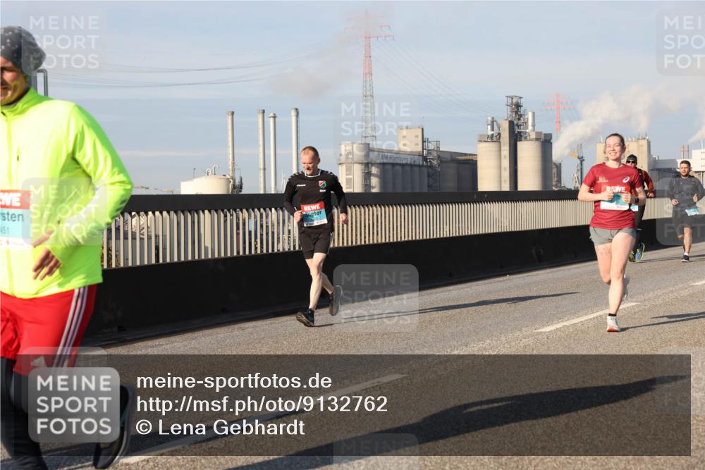 03.10.2025 - Köhlbrandbrückenlauf Lena Gebhardt http://msf.ph/oto/9132762 03.10.2025 09:50:39 Position 2 451 meine-sportfotos.de