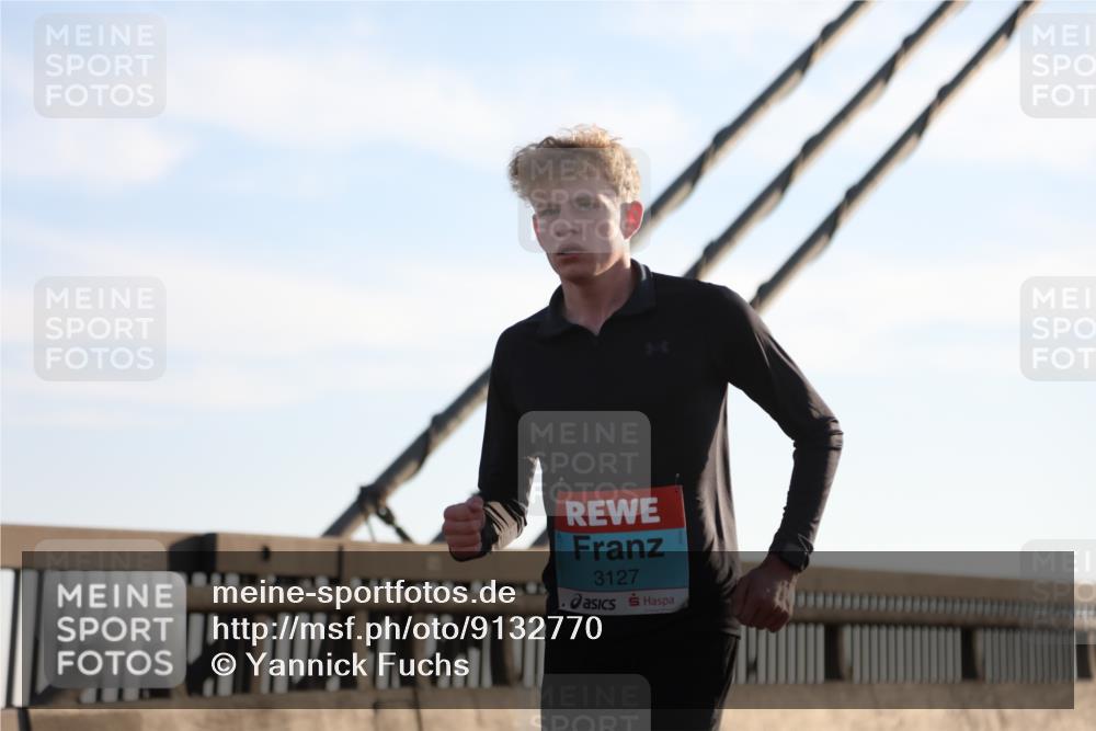 03.10.2025 - Köhlbrandbrückenlauf Yannick Fuchs http://msf.ph/oto/9132770 03.10.2025 08:19:08 Position 1 3127 meine-sportfotos.de