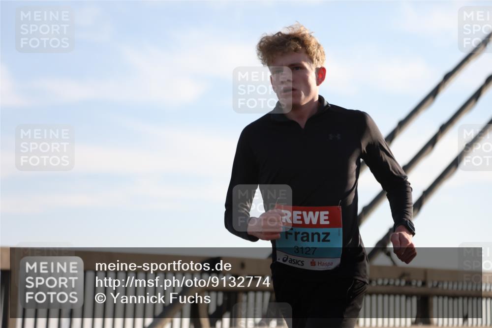 03.10.2025 - Köhlbrandbrückenlauf Yannick Fuchs http://msf.ph/oto/9132774 03.10.2025 08:19:08 Position 1 3127 meine-sportfotos.de