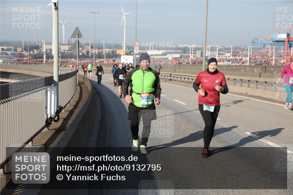 03.10.2025 - Köhlbrandbrückenlauf Yannick Fuchs http://msf.ph/oto/9132795 03.10.2025 09:05:07 Position 2 2517 meine-sportfotos.de