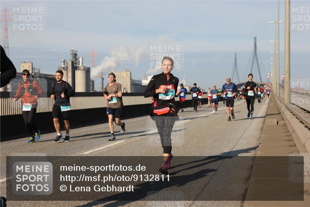 03.10.2025 - Köhlbrandbrückenlauf Lena Gebhardt http://msf.ph/oto/9132811 03.10.2025 09:50:42 Position 2 3, 1294 meine-sportfotos.de