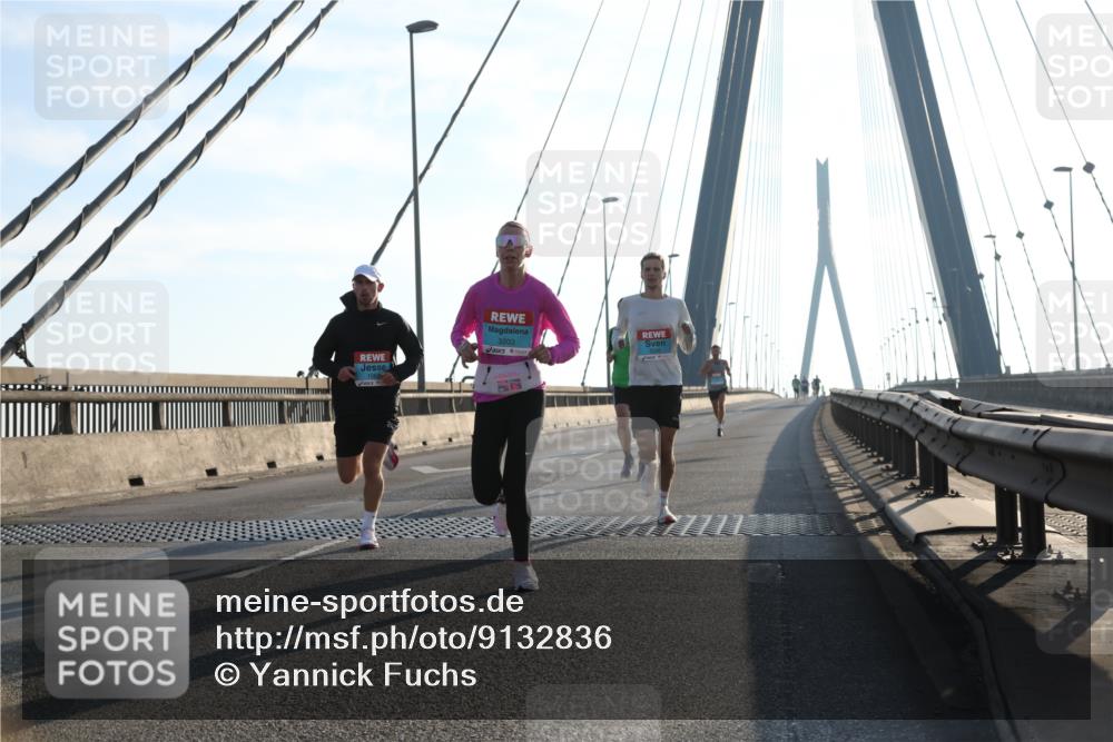 03.10.2025 - Köhlbrandbrückenlauf Yannick Fuchs http://msf.ph/oto/9132836 03.10.2025 08:19:23 Position 1 3203 meine-sportfotos.de