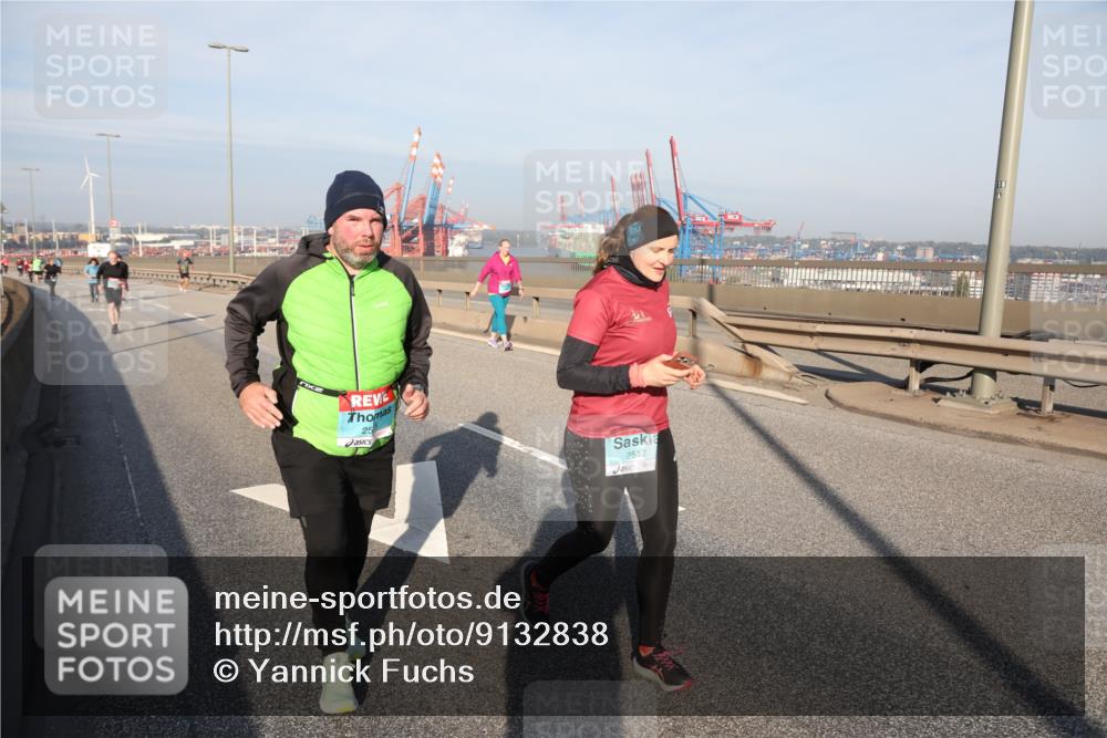 03.10.2025 - Köhlbrandbrückenlauf Yannick Fuchs http://msf.ph/oto/9132838 03.10.2025 09:05:11 Position 2 25, 2517, 18 meine-sportfotos.de