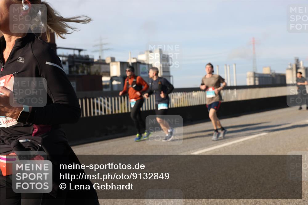 03.10.2025 - Köhlbrandbrückenlauf Lena Gebhardt http://msf.ph/oto/9132849 03.10.2025 09:50:44 Position 2  meine-sportfotos.de