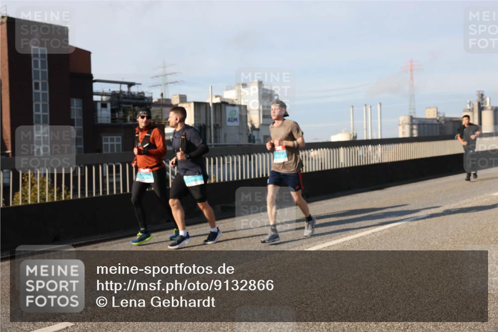 03.10.2025 - Köhlbrandbrückenlauf Lena Gebhardt http://msf.ph/oto/9132866 03.10.2025 09:50:45 Position 2  meine-sportfotos.de