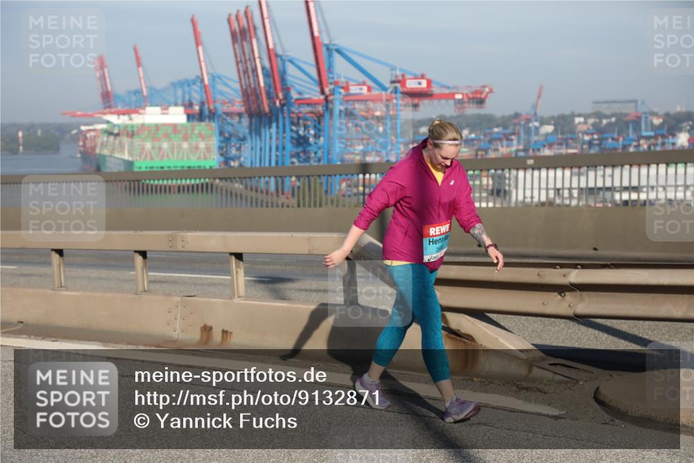 03.10.2025 - Köhlbrandbrückenlauf Yannick Fuchs http://msf.ph/oto/9132871 03.10.2025 09:05:14 Position 2  meine-sportfotos.de