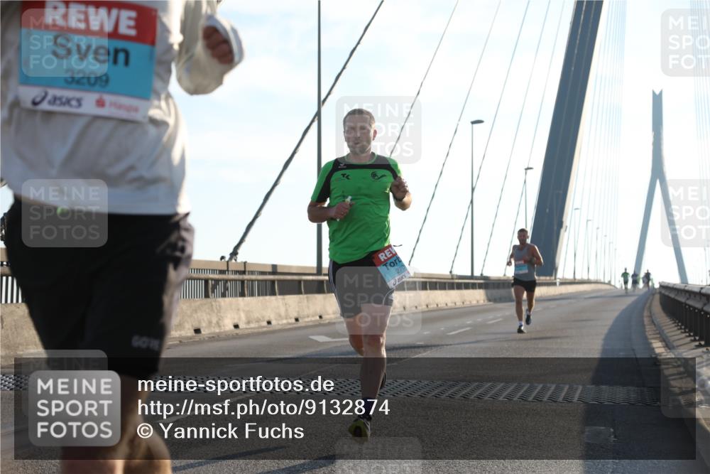 03.10.2025 - Köhlbrandbrückenlauf Yannick Fuchs http://msf.ph/oto/9132874 03.10.2025 08:19:25 Position 1 3209, 270 meine-sportfotos.de