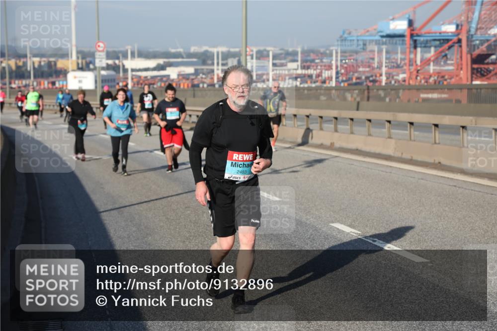 03.10.2025 - Köhlbrandbrückenlauf Yannick Fuchs http://msf.ph/oto/9132896 03.10.2025 09:05:17 Position 2 2483 meine-sportfotos.de